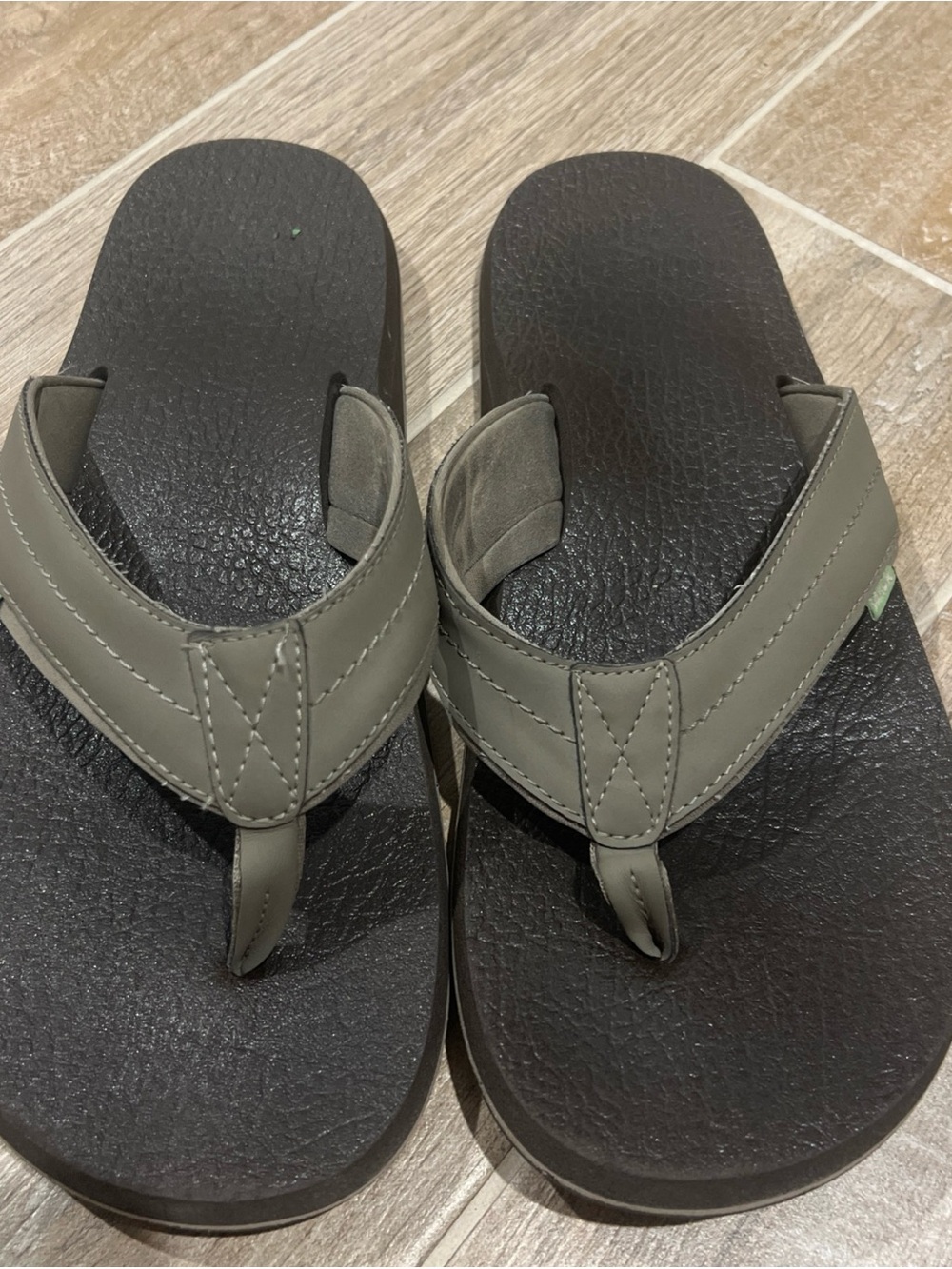Sanuk Men's Olive and Black Comfort Flip Flops